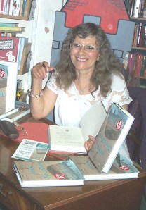 Theresa booksigning 1